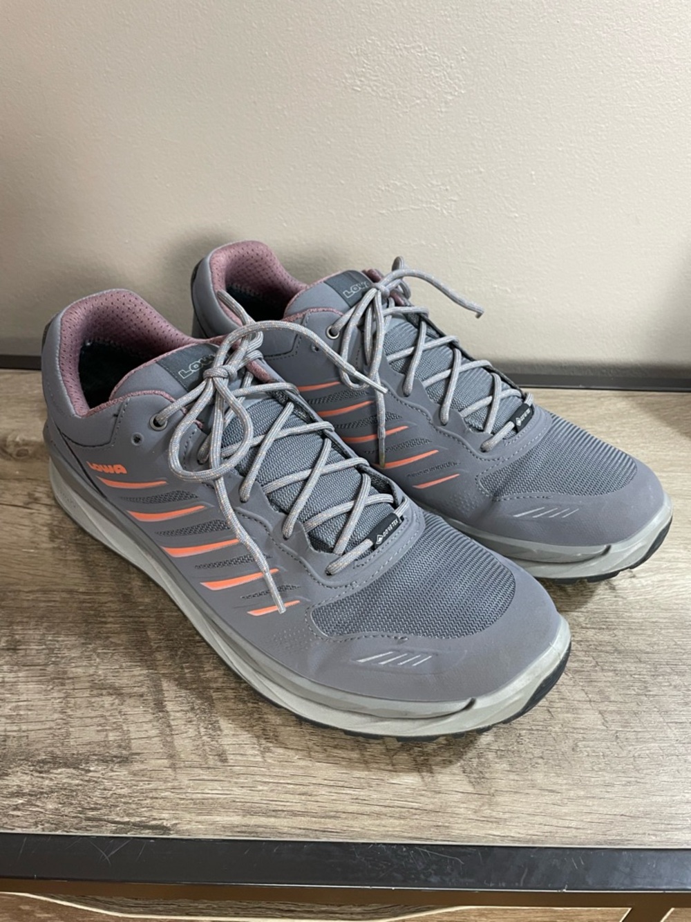 Women's LOWA Grey & Peach AXOS GTX Lo Hiking ATHLETIC Shoes SNEAKERS 10.5